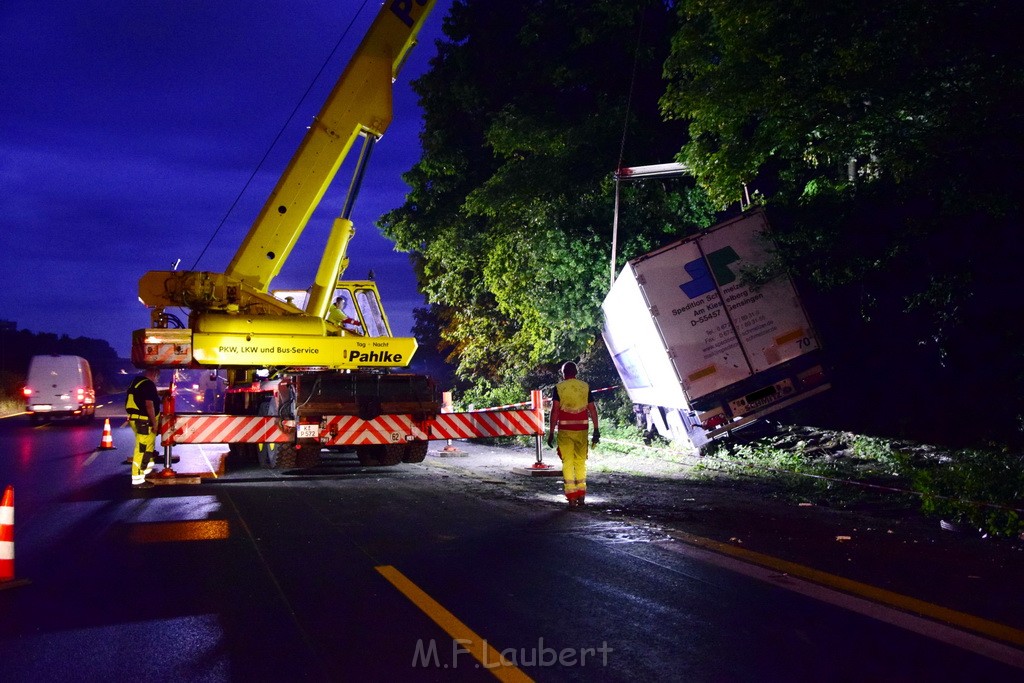 Schwerer VU A 3 Rich Oberhausen Hoehe AK Leverkusen P168.JPG - Miklos Laubert